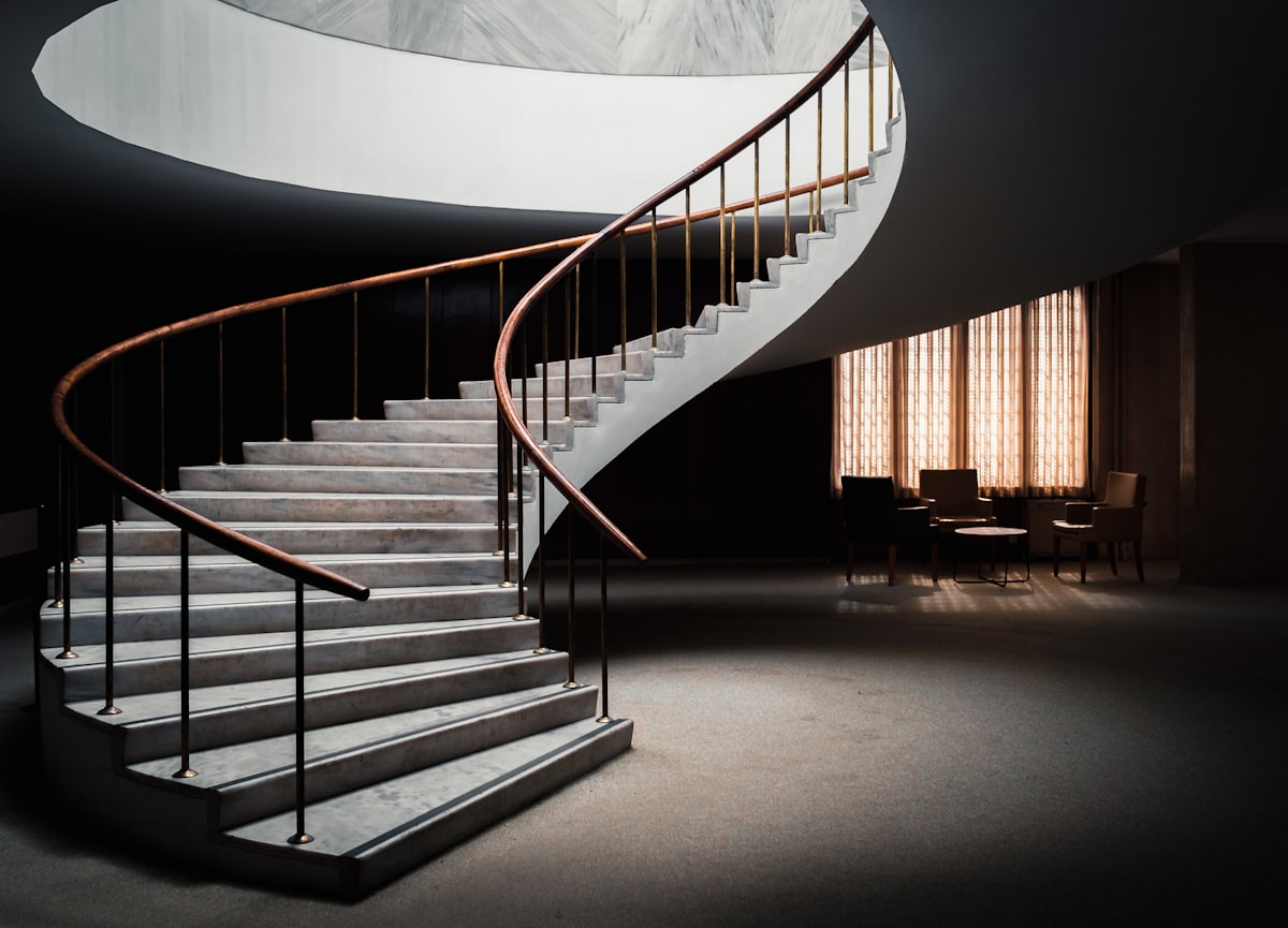 Standard Staircase vs Custom: Which One Fits Your Home?